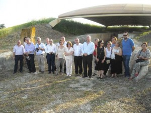 Miembros de la A.A.H. visitan yacimiento arqueológico en Villamartín (Cádiz)