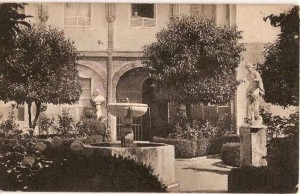000 patio del Museo de BBAA de Córdoba postal Rafael Garzón